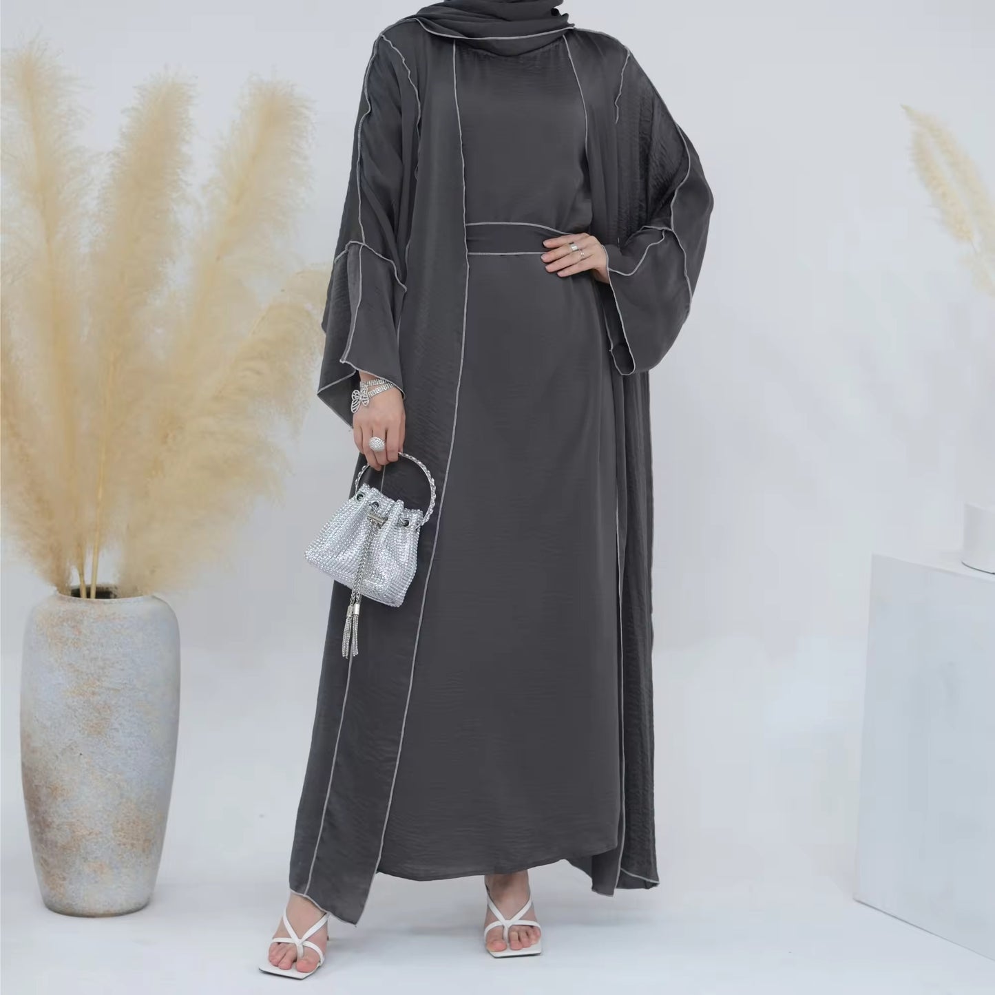 AMARA Abaya inkl. passenden Hijab (Vier-Teiler)